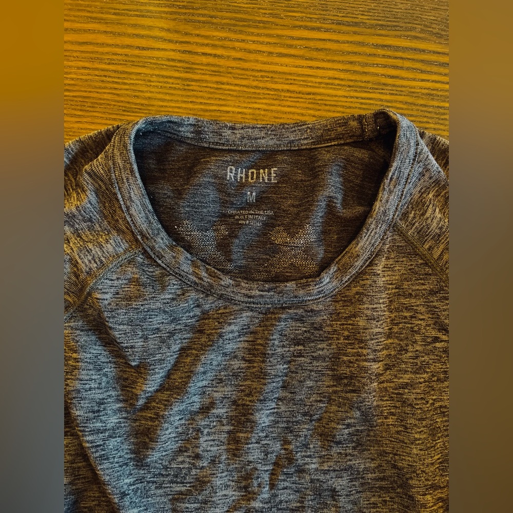 Rhone Activewear Performance Long Sleeve Shirt; dark gray; size: Medium